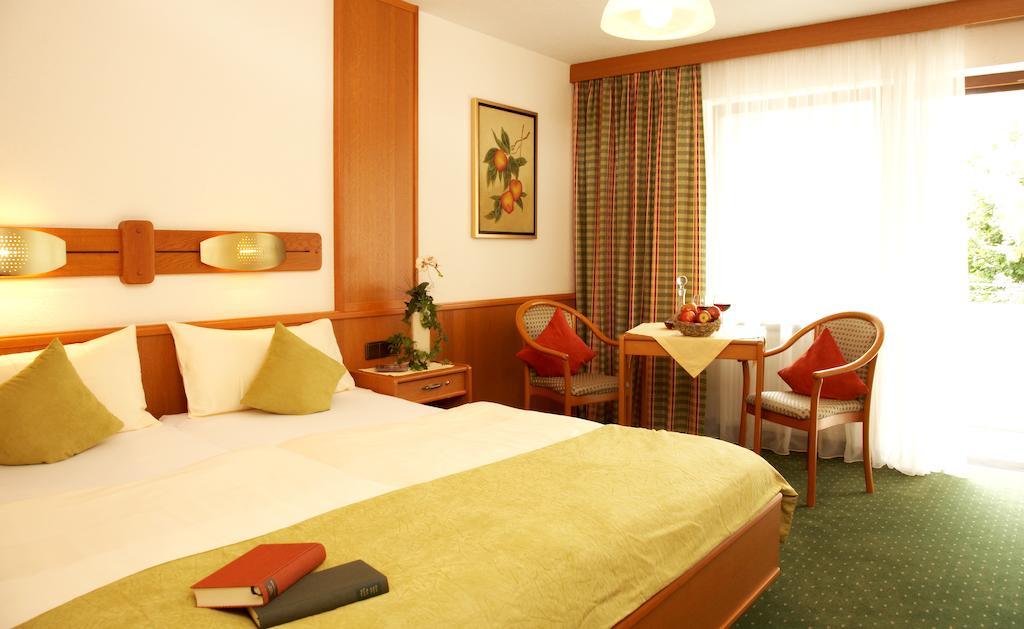 Apart-Hotel Pension Rossmayer Bad Fussing Room photo