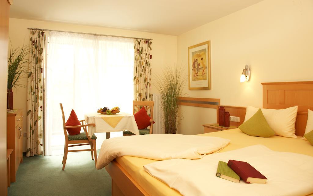 Apart-Hotel Pension Rossmayer Bad Fussing Room photo