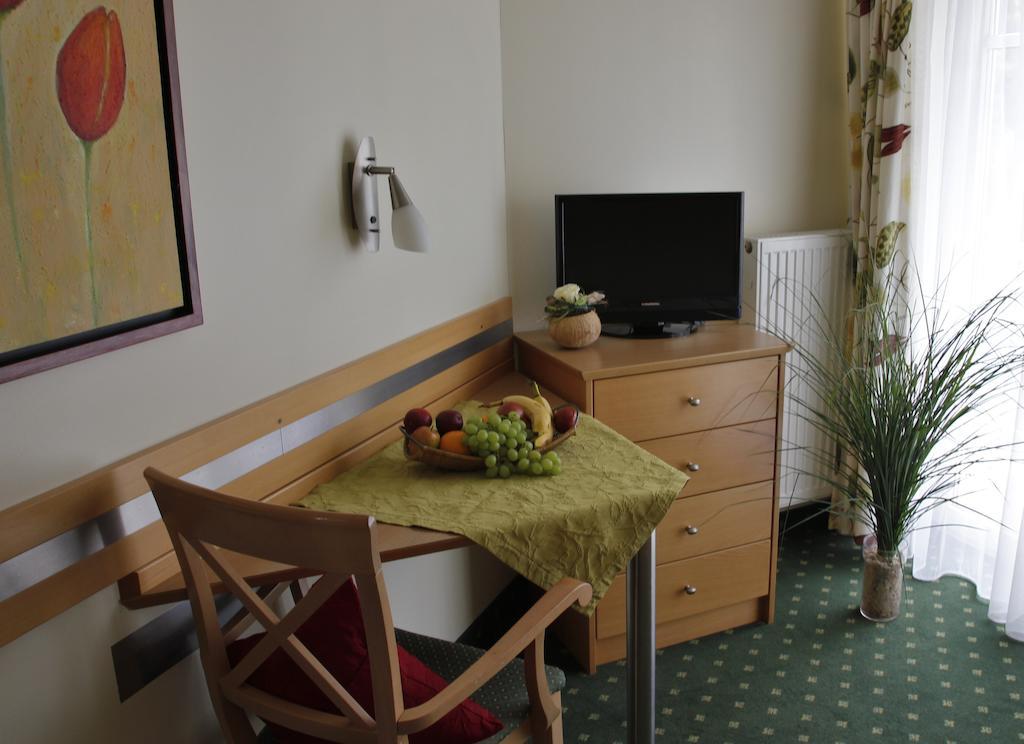Apart-Hotel Pension Rossmayer Bad Fussing Room photo
